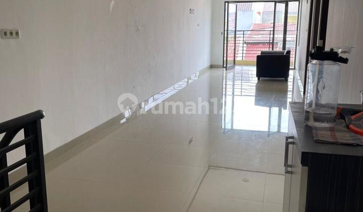 Rumah di Duta Bumi Nempel Harapan Indah Bekasi 2