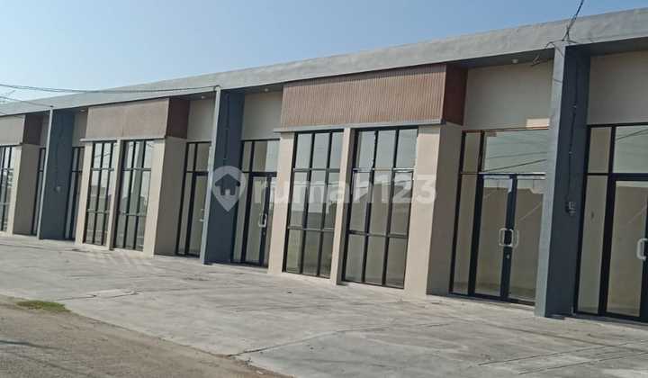 Ready-to-Live Shophouse in Srimahi Tambun, Bekasi Housing Estate, Near Toll Road 2