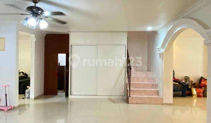 2-Story Spacious and Comfortable House in the Elite Sukajadi Area! 2