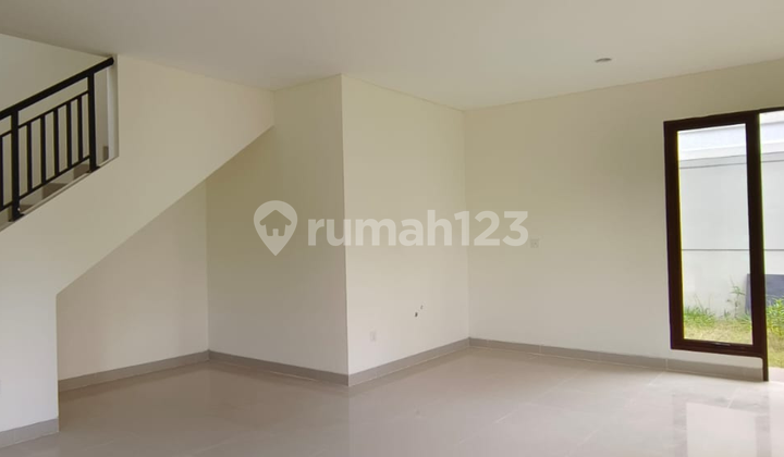 NEW HOUSE HOOK POSITION IN ORCHARD PARK WITH A STRATEGIC LOCATION! 2