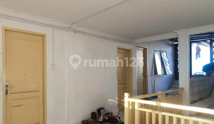 LARGE HOUSE BY THE MAIN ROAD, PRIME LOCATION FOR BOARDING HOUSE BUSINESS! 2