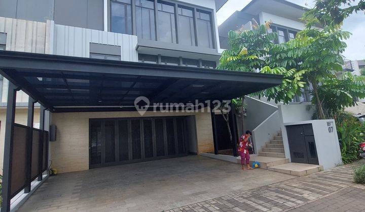 Hot Deal Rumah Mewah Navapark Bsd Depan Taman 1