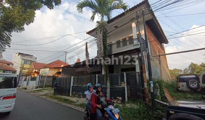 Dijual Rumah 2lantai Letak Strategis Di Pinggir Jalan