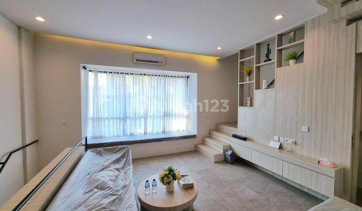 Jual Cepat Rumah Siaphuni 3,5 Lantai Di Kawasan Tabebuya Dekat Rans Nusantara Hebat Bsd City 2