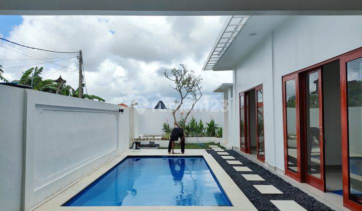 BL 170-For rent semi furnished modern Balinesse tropical villa in the Kerobokan area near Canggu  1