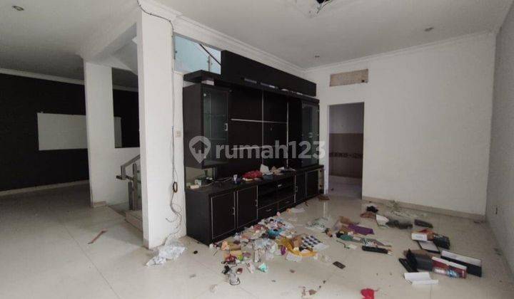 Rumah di Legenda Wisata, Lokasi Dalam Cluster 9