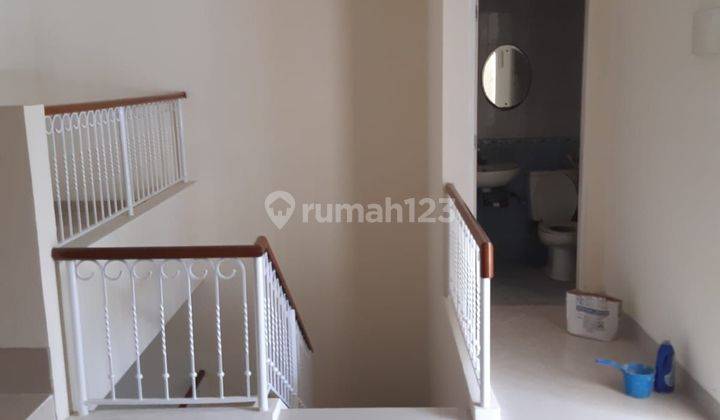 RUMAH di Legenda Wisata, Luas, Balkon Besar, Boulevard 2