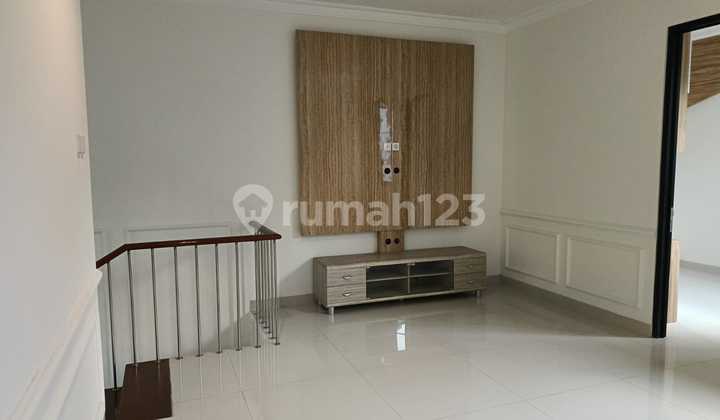 Rumah Di Citra Grand, Siap Huni, Lokasi Depan Taman 2