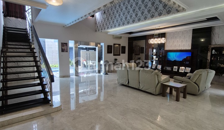 Rumah Di Kota Wisata, Elegant Luxury, Harga Menarik