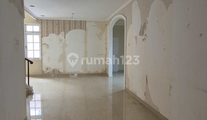 House in Kota Wisata, Location Inside the Cluster 2