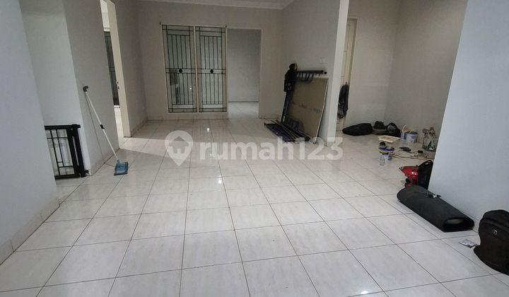 Rumah di Legenda Wisata, Rapih, Harga Menarik 1