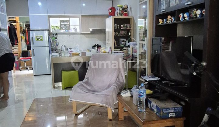 Rumah di Raffles Hills, Rapih dan Siap Huni Rumah di Raffles Hills, Rapih dan Siap Huni