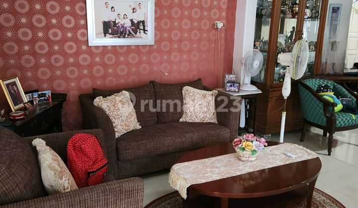 Rumah Di Kelapa Gading, Posisi Hoek, Dekat La Piaza