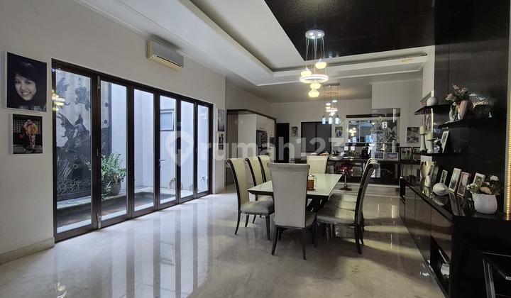 House in Kota Wisata, Elegant Luxury Style, Private Swimming Pool 2