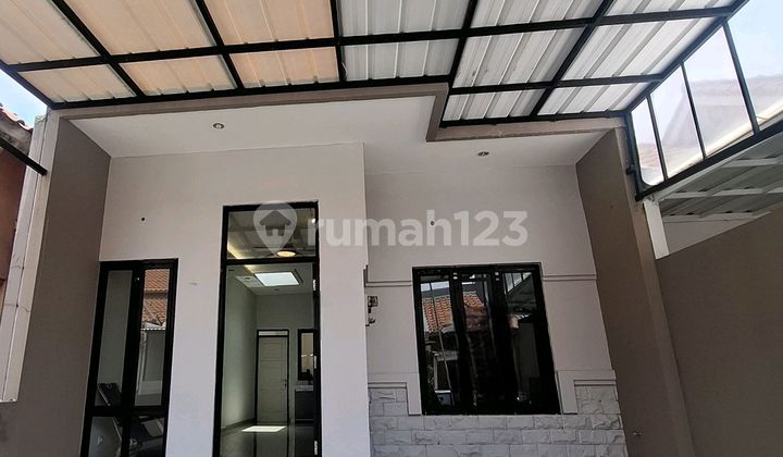 Rumah Di Kota Wisata, Rapih Dan Siap Huni