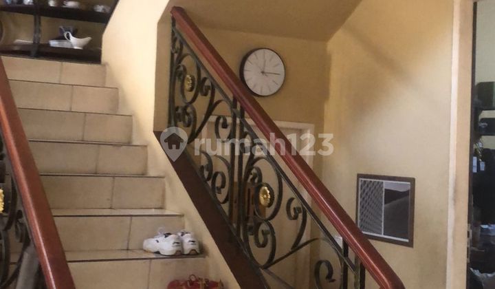 Rumah Di Kota Wisata, Dekat Mall Living World