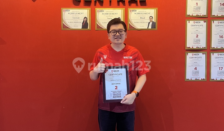 Free Notary Fee, House, 2 Floors, SHM, Near Health Facilities, Credit Transfer Possible. Citraland. Golf Hill. 2