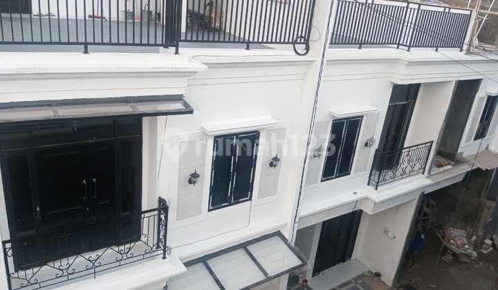 Rumah bagus 2 Lantai di Cipedak Jagakarsa Dekat Fasilitas Umum Rumah bagus 2 Lantai di Cipedak Jagakarsa Dekat Fasilitas Umum