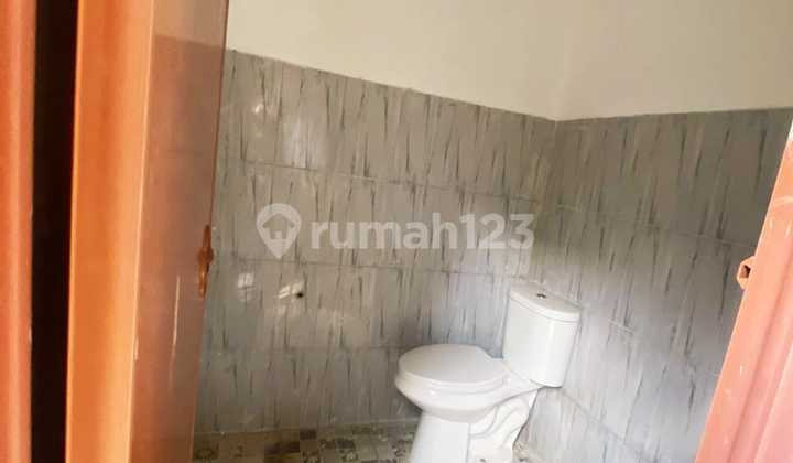 Rumah 2 Lantai di jatibening Siap Pakai Dekat Tol Jatibening 2