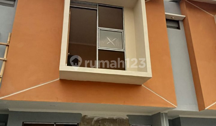 Rumah 2 Lantai di Harapan Indah Bekasi Dekat Area Perkantoran