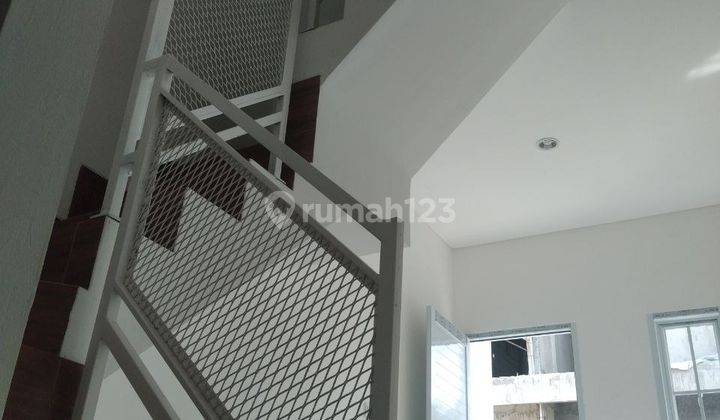 Rumah Baru 2 Lantai SHM Harga 300 Juta Di Condet Jakarta Timur
