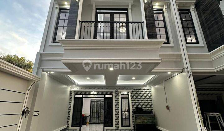 Rumah 2 Lantai di Jl Raya Jagakarsa Siap Huni Lokasi Strategis 1