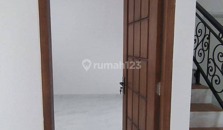 Rumah 2 Lantai di Jl. H. Zakaria Dekat Stasiun Lenteng Agung 2