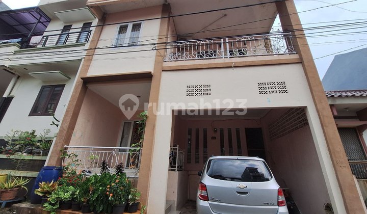 Rumah Take Over di Depok Full Furnished  Dekat Stasiun Kereta  1