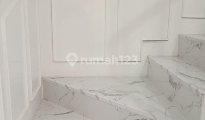 2-Story House in Margonda Depok, Strategically Close to the City Center 2