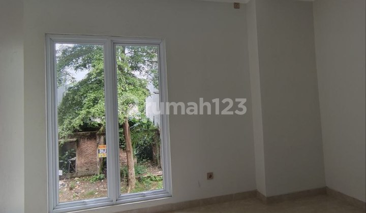Rumah Bagus 2 lantai di Serpong Tangerang Dekat Pusat Kesehatan 2