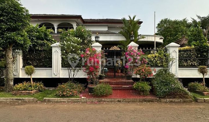 Rumah Mewah 2 Lantai di Kawasan Elite Cinere Strategis Dekat Tol Rumah Mewah 2 Lantai di Kawasan Elite Cinere Strategis Dekat Tol