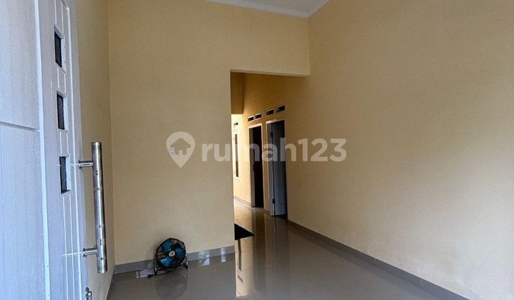 1-Story Take Over House in Citayam Close to Transportation Access 2