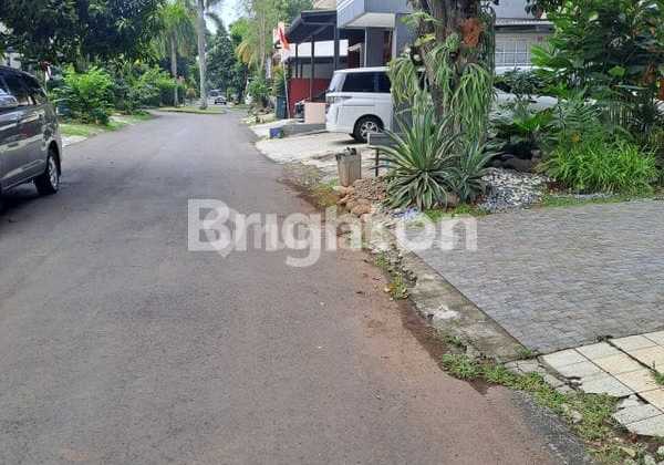 Strategic Alam Sutera House, 4 Bedrooms 3 Bathrooms Fully Furnished