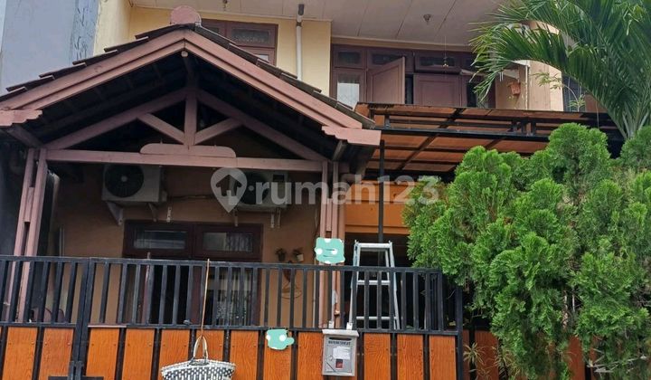 Comfortable 4 BR Residence in Taman Palem