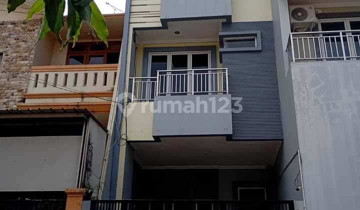 Dijual Rumah Taman Surya V, 3.5 Lantai Dijual Rumah Taman Surya V, 3.5 Lantai