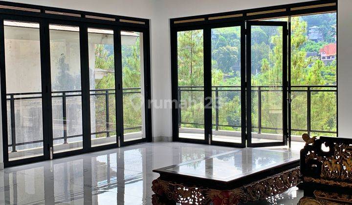 Rumah dengan Kolam Renang di Resort Dago Pakar Bandung Siap Huni  2