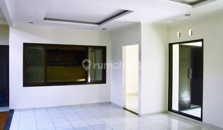 Rumah Bagus Semi Furnished Cigadung Raya Bandung Dago Cikutra 2