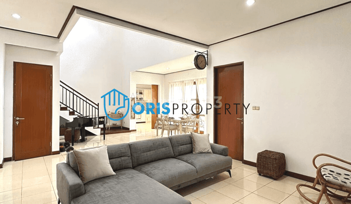 Rumah Cantik 4 Kamar Ensuite Dekat LRT Tebet