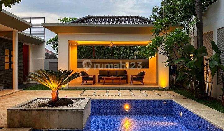 Rumah 2 Lantai Bergaya Resort Bali Terbaik di Ampera - Kemang