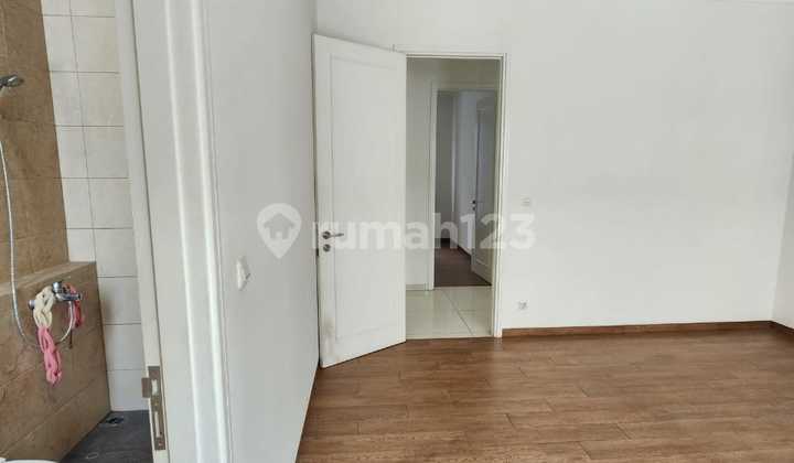 FOR SALE HOUSE IN ORLANDA CLUSTER ALAM SUTERA COMFORTABLE ENVIRONMENT 2