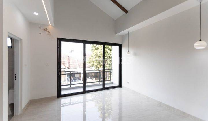 Rumah Mewah Modern Arsitektur SHM Bisa Cicil Alam Sutera Dekat Mall 2