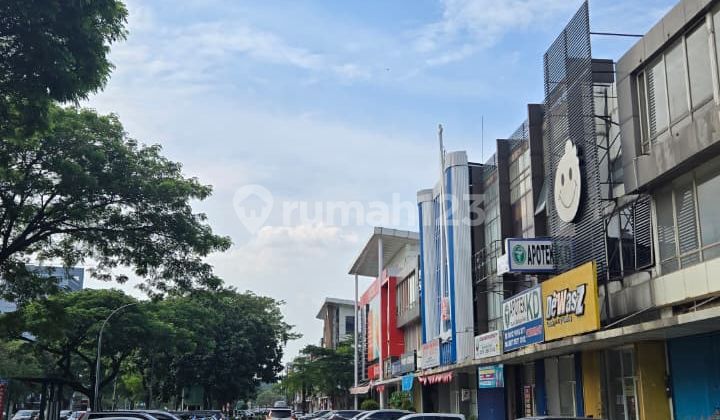FOR SALE: ATTACHED SHOPHOUSE ON MAIN ROAD - ALAM SUTERA