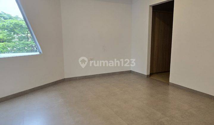 DIJUAL RUMAH MEWAH ADA LIFT 3 LANTAI SUTERA PALMYRA ALAM SUTERA 2