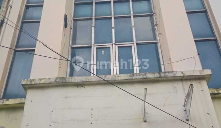 SUPER CHEAP FOR SALE! SHOPHOUSE IN MODERNLAND FACING MAIN ROAD