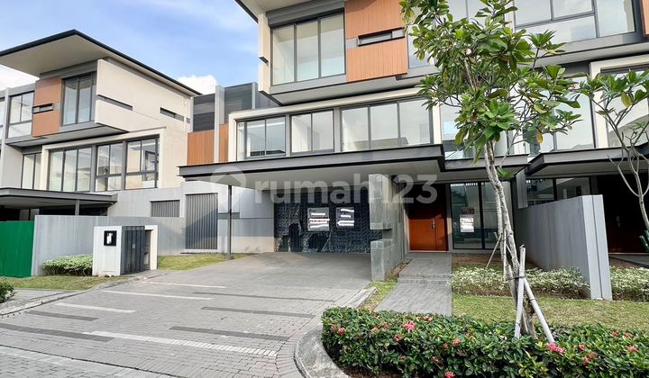 Unit Bagus Harga Terbaik! Rumah Rasa Villa! Lyndon Navapark - BSD 2