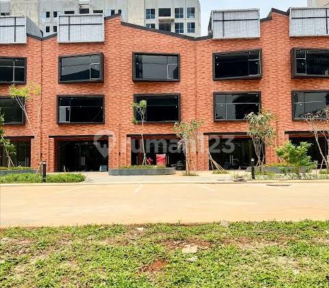 Disewakan Ruko Gandeng ! Ruko Elevee Promenade Hadap Jalan!