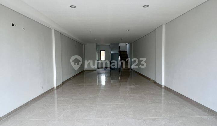 For Rent! Ruko Lloyd Promenade Alam Sutera, Facing Main Road 2