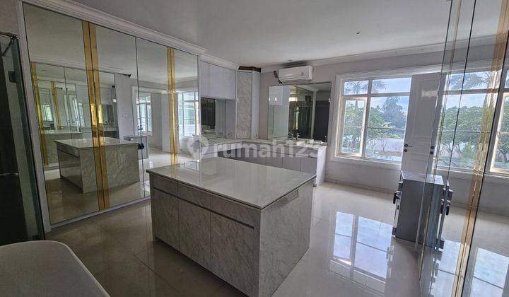 RUMAH DI JALAN BOULEVARD PALEM RAYA LIPPP KARAWACI TANGERANG 2