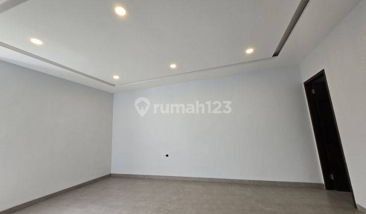 DIJUAL RUMAH MEWAH VIEW KOLAM RENANG SUTERA FLAMBOYAN 2