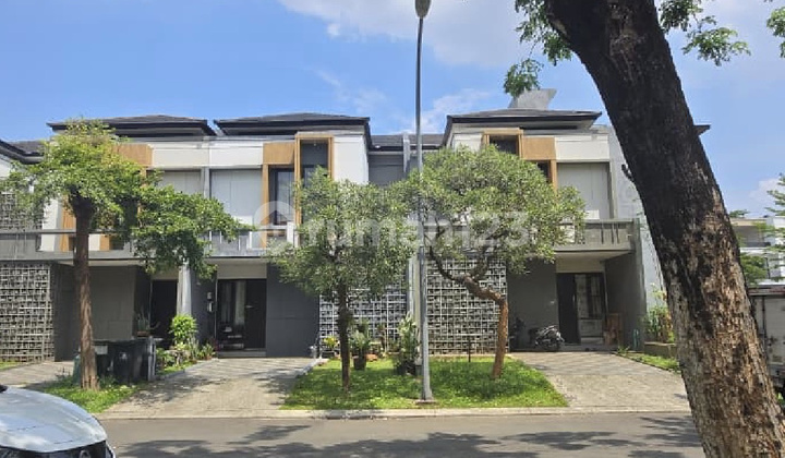 Rumah Jalan Utama Sutera Victoria Dekat Binus Alam Sutera